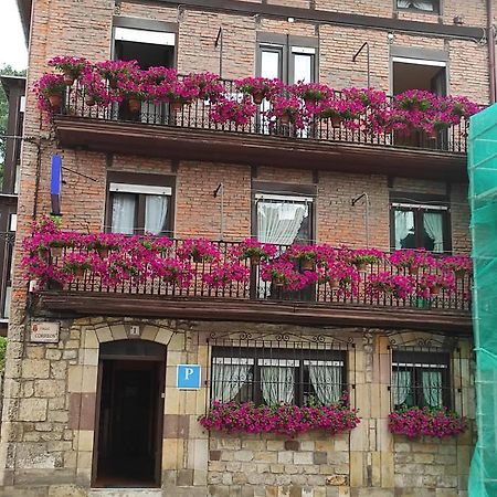 Pension Rosa Cabezón de la Sal Zewnętrze zdjęcie